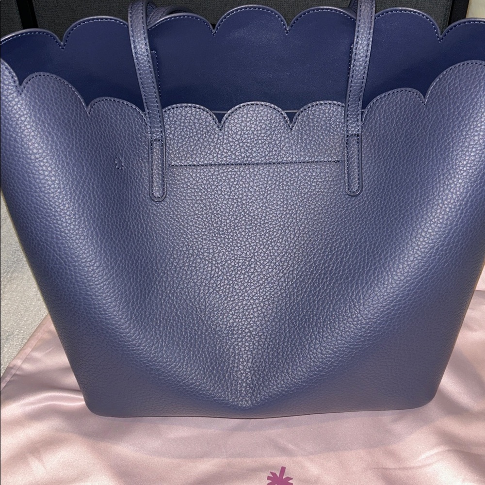Aura Estelle cloud tote bag with long straps and inner shell - Picture 3 of 4